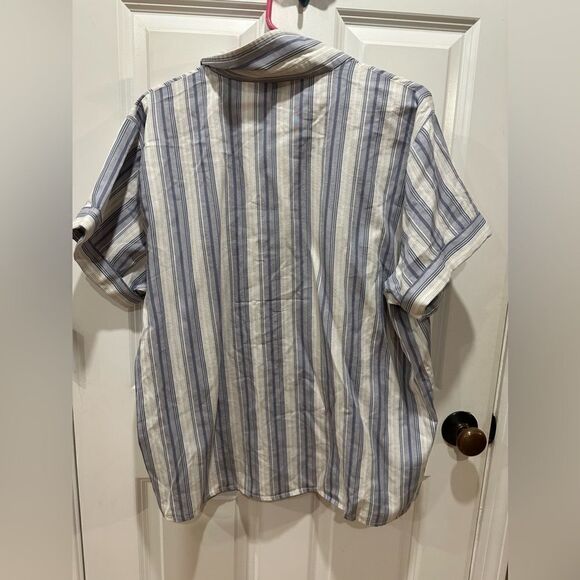 Universal Thread XXL short sleeve button down shirt - Picture 4 of 5